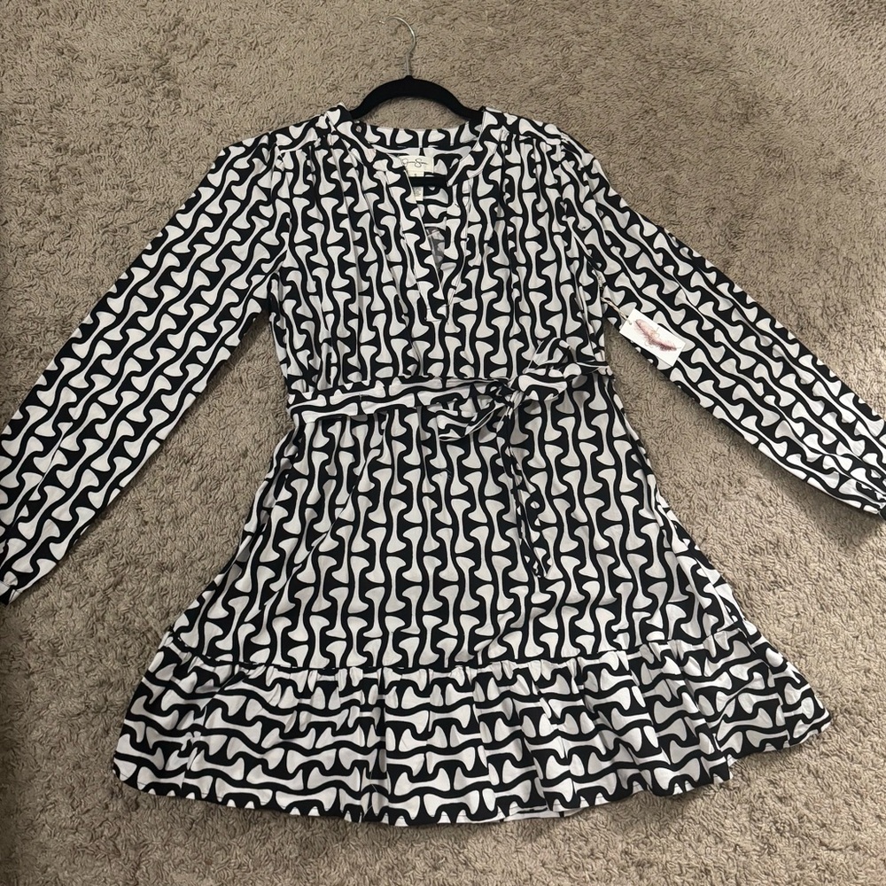 Jessica Simpson black and white dress